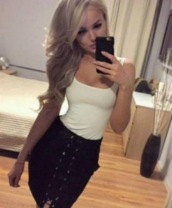 Искушающая красавица зовет в гости на незабываемые минуты страсти. Гарантирую индивидуальный подход и максимум удовольствия. Звони, не пожалеешь! 3598, 20 лет